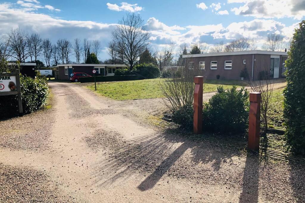 Vakantiebungalow In Bosrijke Omgeving Luttenberg Villa Exterior foto